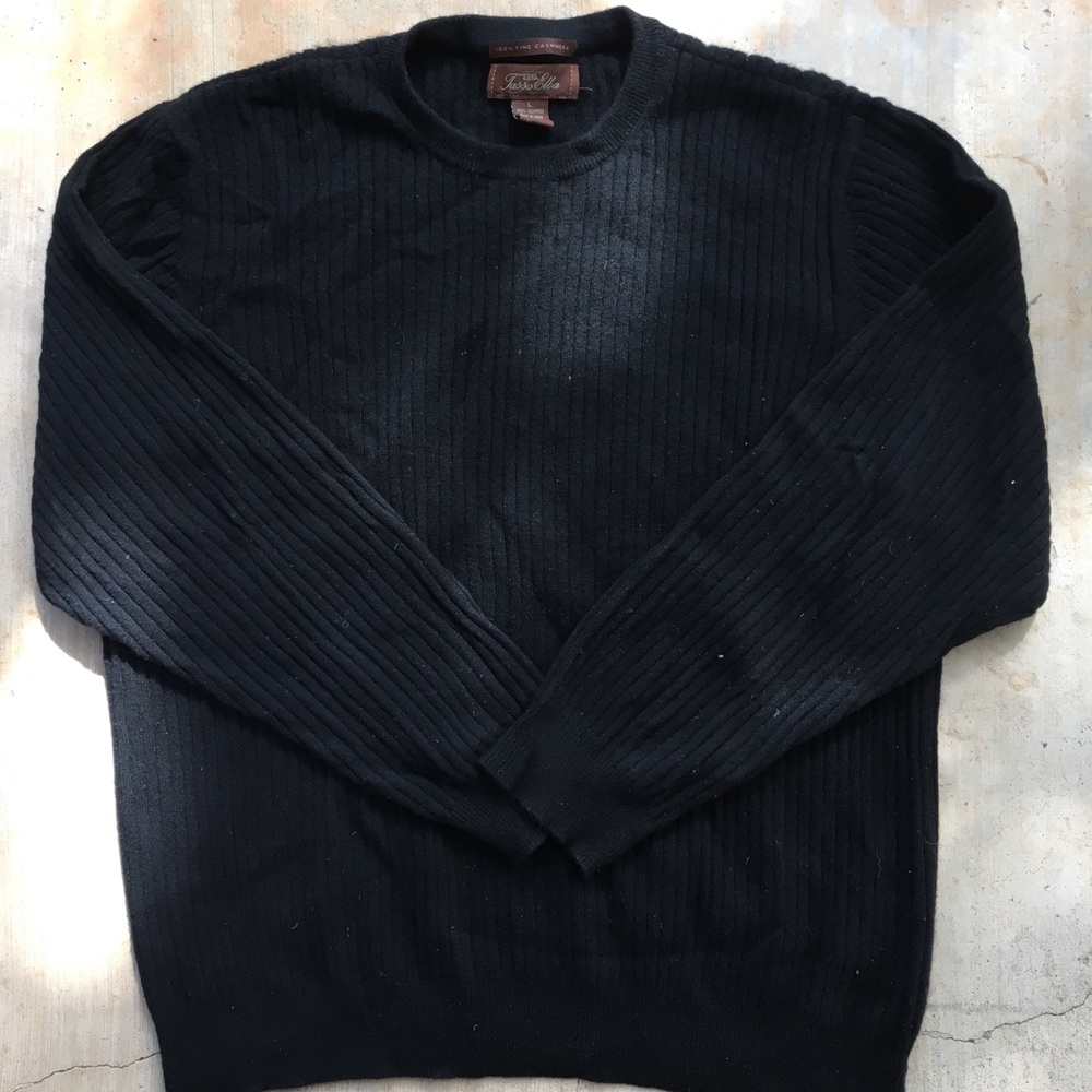 L Black ribbed cashmere sweater